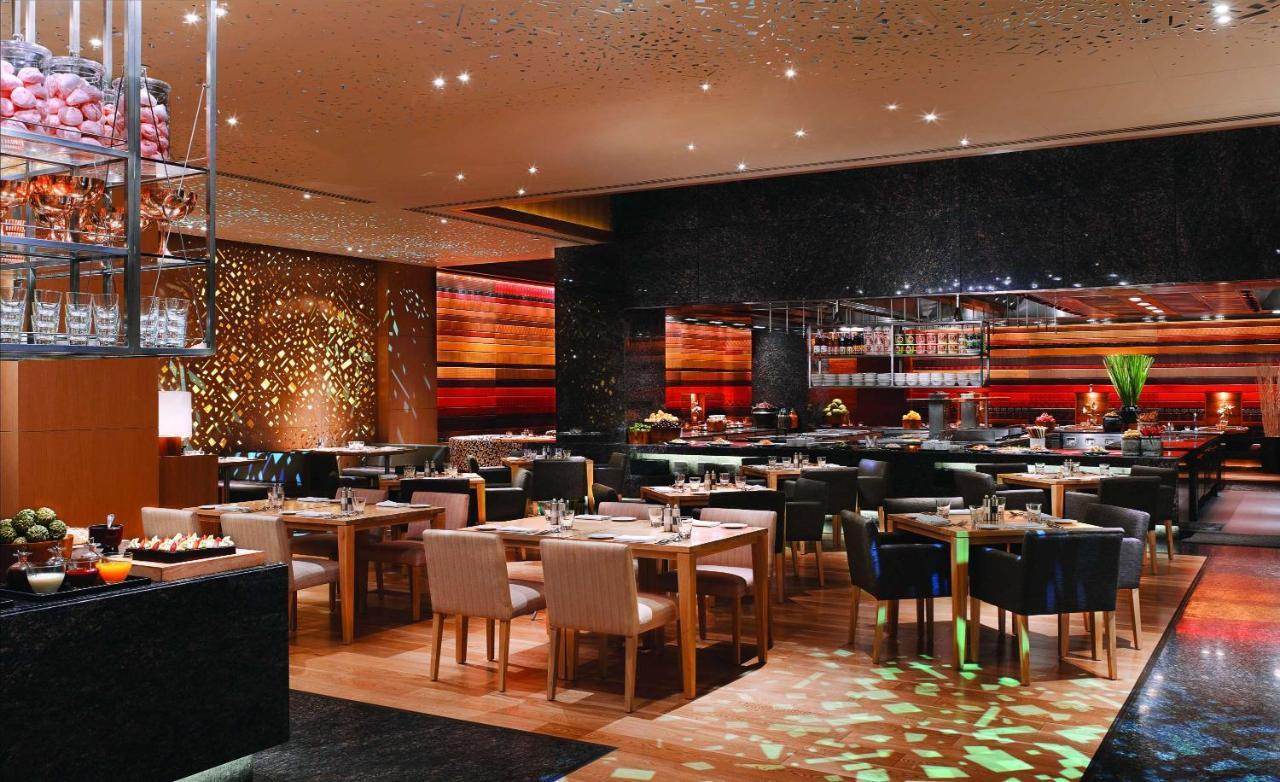 Grand Hyatt Mumbai Hotel And Residences Eksteriør bilde The interior of the restaurant