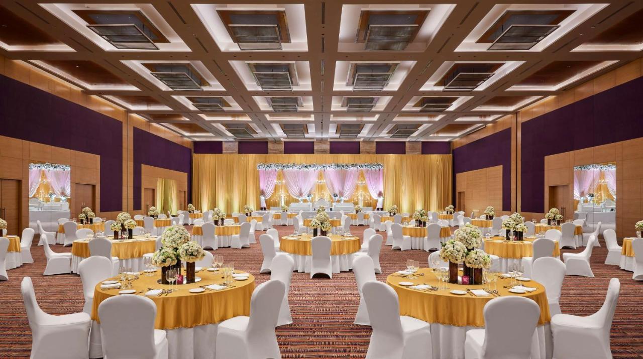 Grand Hyatt Mumbai Hotel And Residences Eksteriør bilde The Royal Ballroom