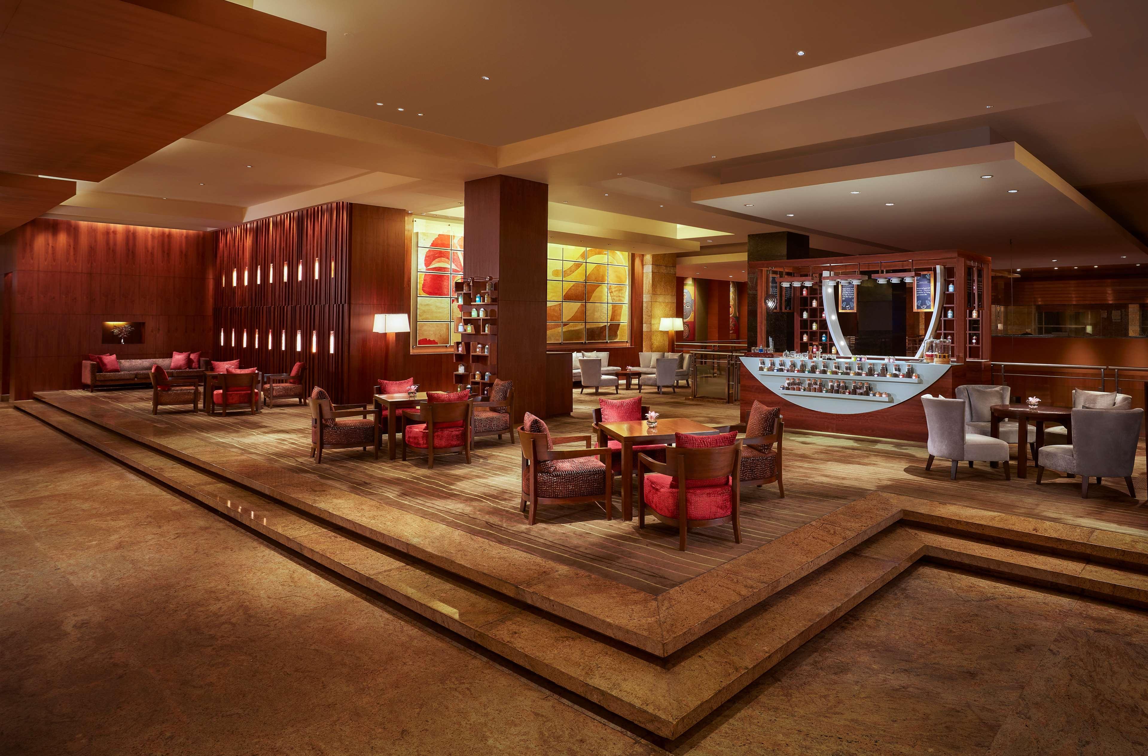 Grand Hyatt Mumbai Hotel And Residences Eksteriør bilde The lobby