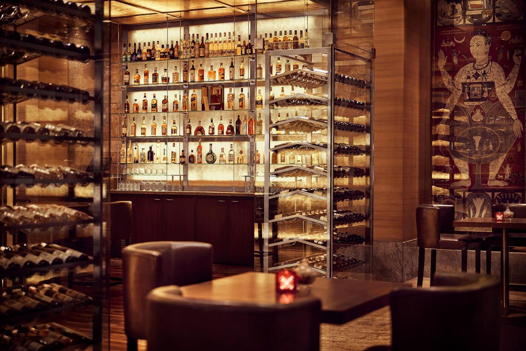 Grand Hyatt Mumbai Hotel And Residences Eksteriør bilde The bar at the Mandarin Oriental, Munich