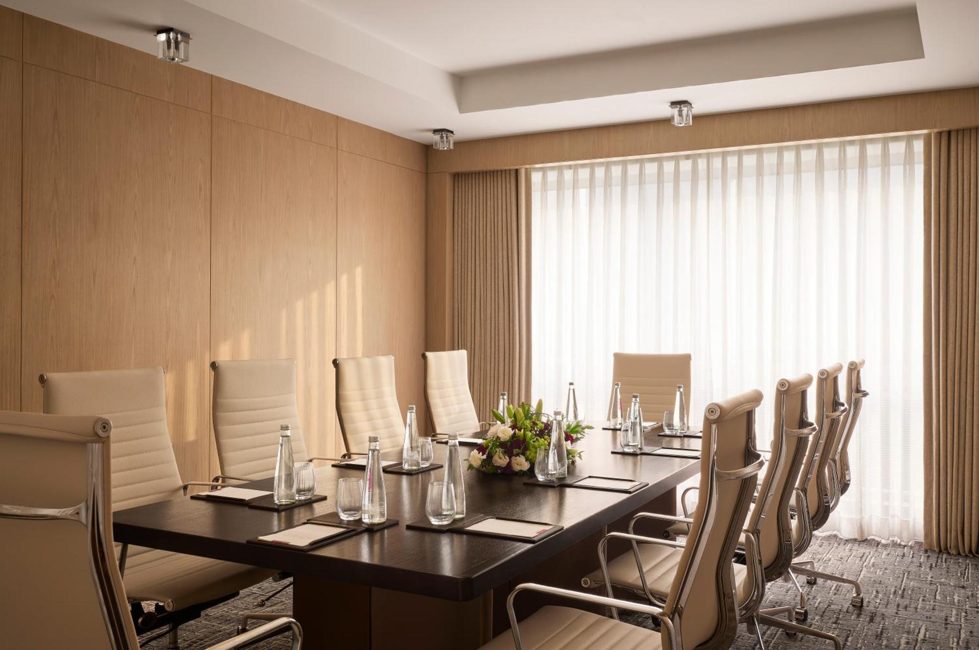 Grand Hyatt Mumbai Hotel And Residences Eksteriør bilde Meeting room