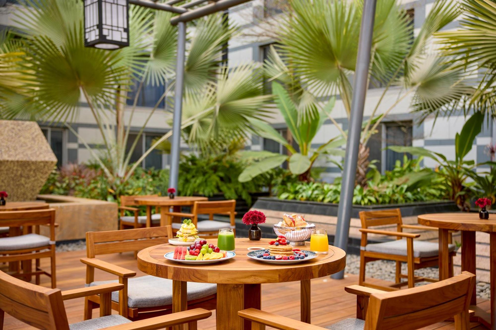 Grand Hyatt Mumbai Hotel And Residences Eksteriør bilde The Terrace